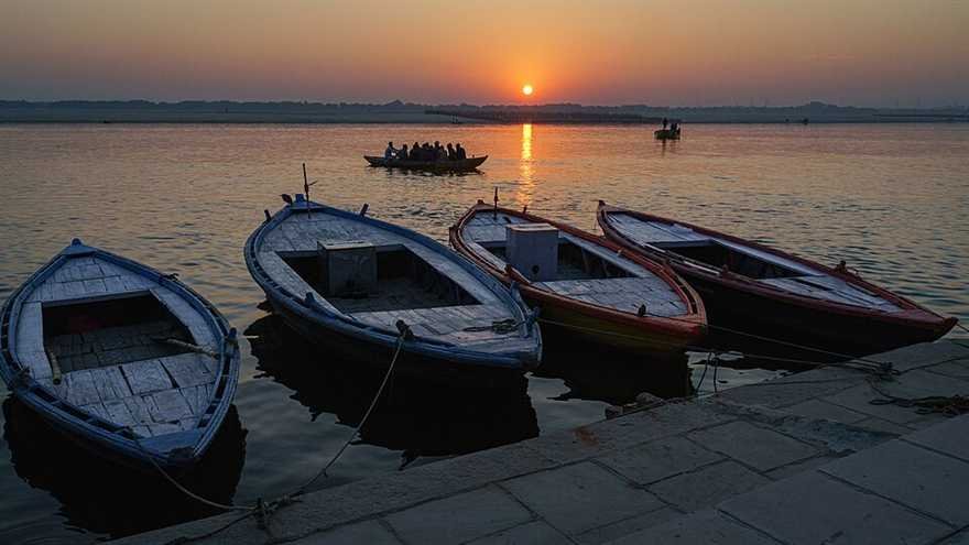 Family Rooms near Kashi Vishwanath